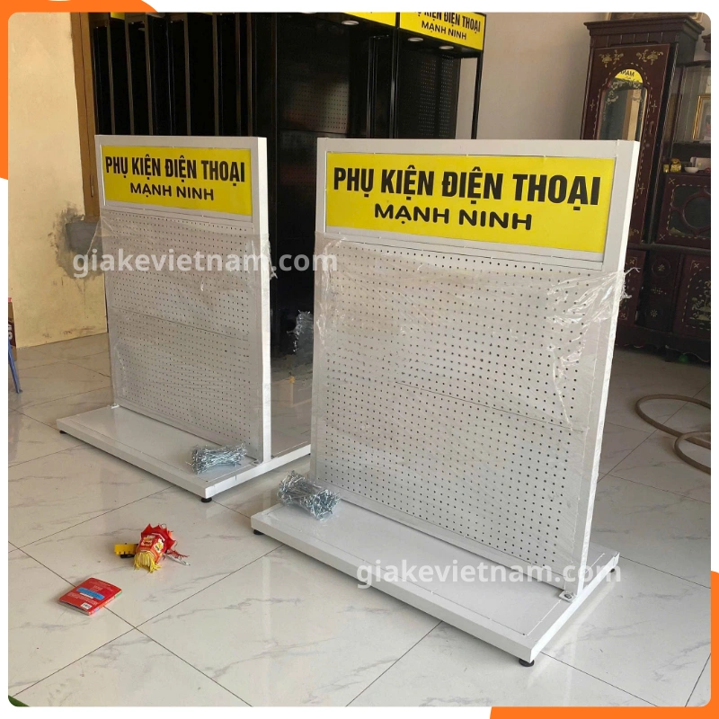 Hệ giá kệ treo phụ kiện điện thoại dùng móc cài tiện lợi