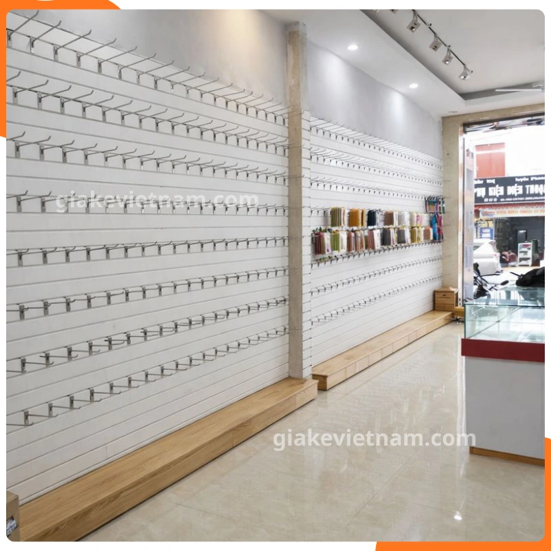 Giá kệ treo phụ kiện điện thoại giúp shop tối ưu không gian