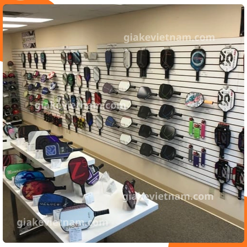 Kệ treo Pickleball bền đẹp, dễ lắp đặt