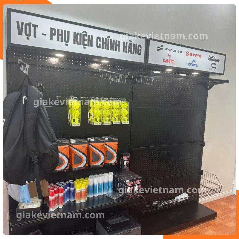 Kệ treo Pickleball thiết kế linh hoạt, dễ thay đổi bố cục