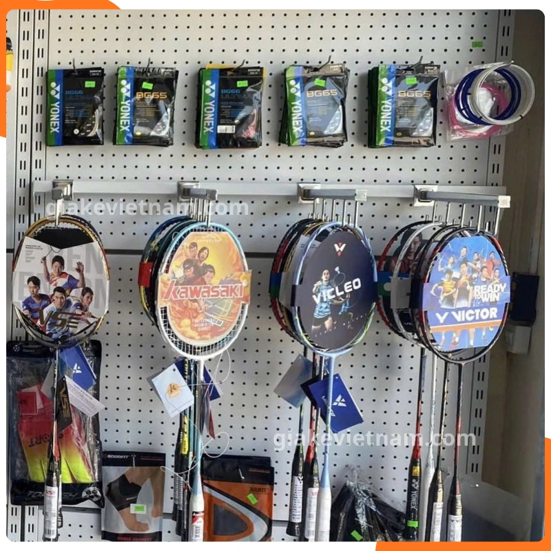 Các mẫu kệ treo vợt cầu lông đẹp, dễ lắp đặt