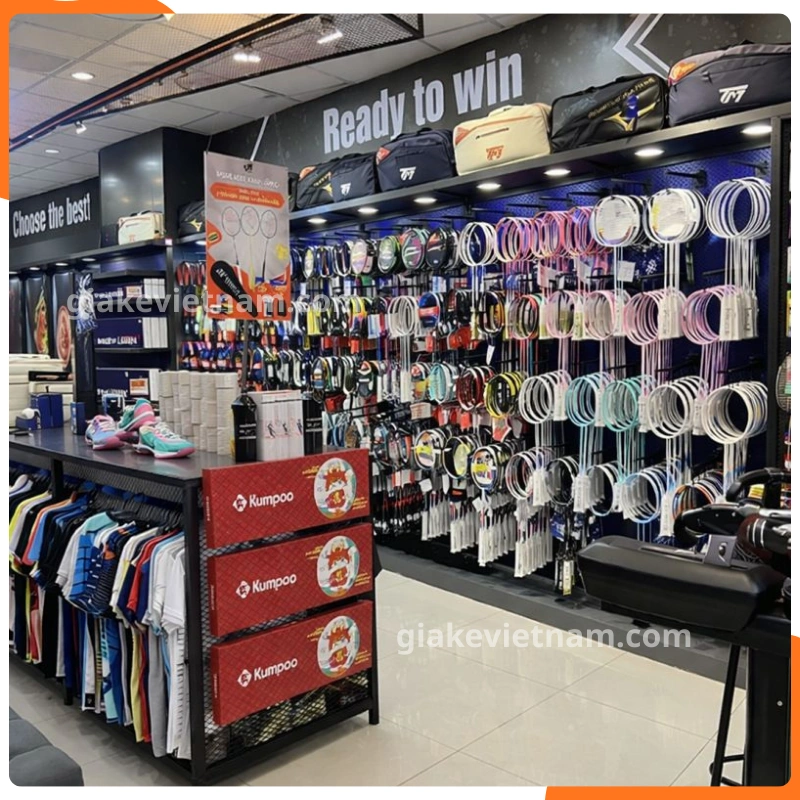 Gợi ý kệ treo vợt cầu lông giúp tăng nhận diện sản phẩm