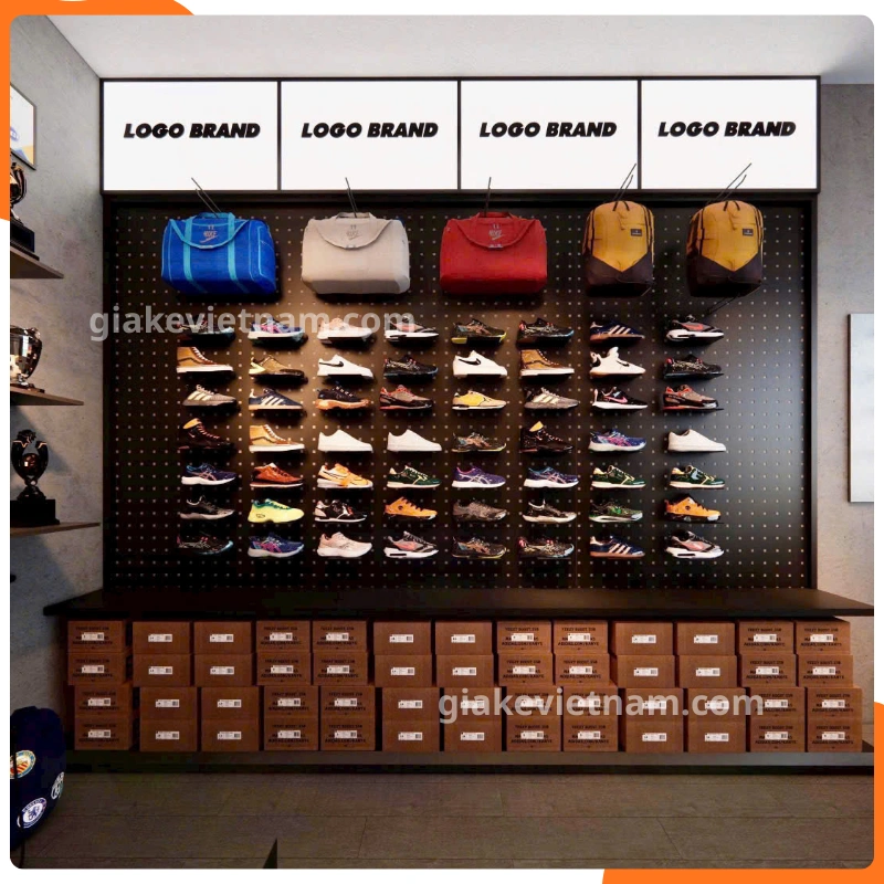 Kệ trưng bày bóng đá tăng tính thẩm mỹ cho cửa hàng