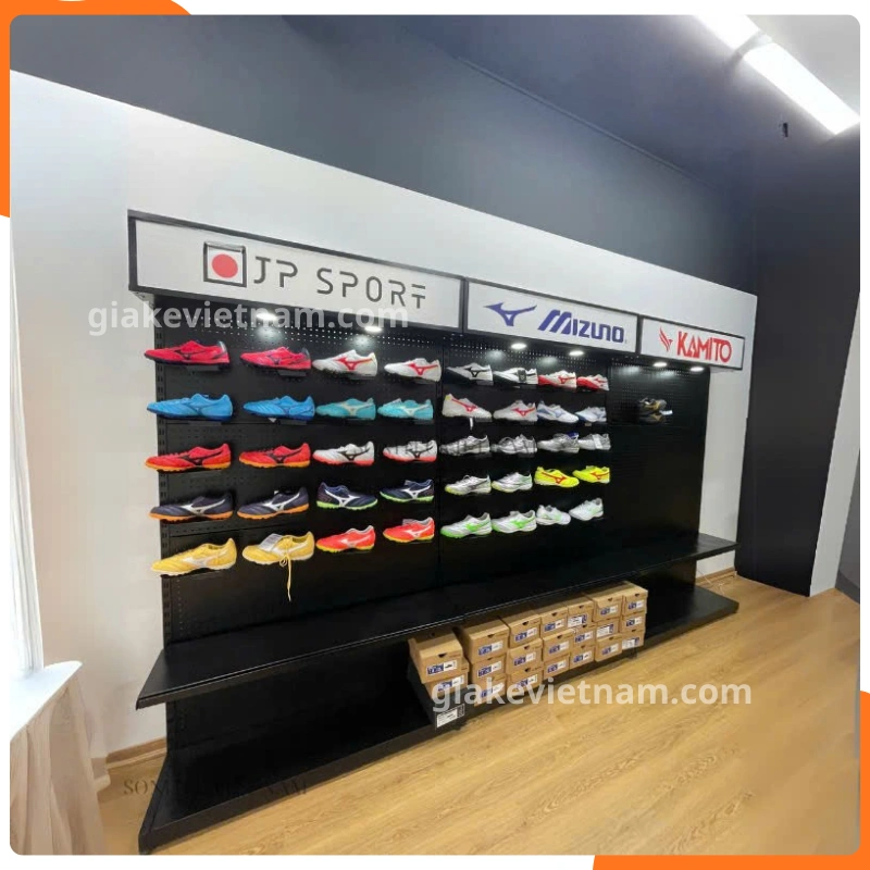 Gợi ý kệ trưng bày bóng đá cho shop mới mở
